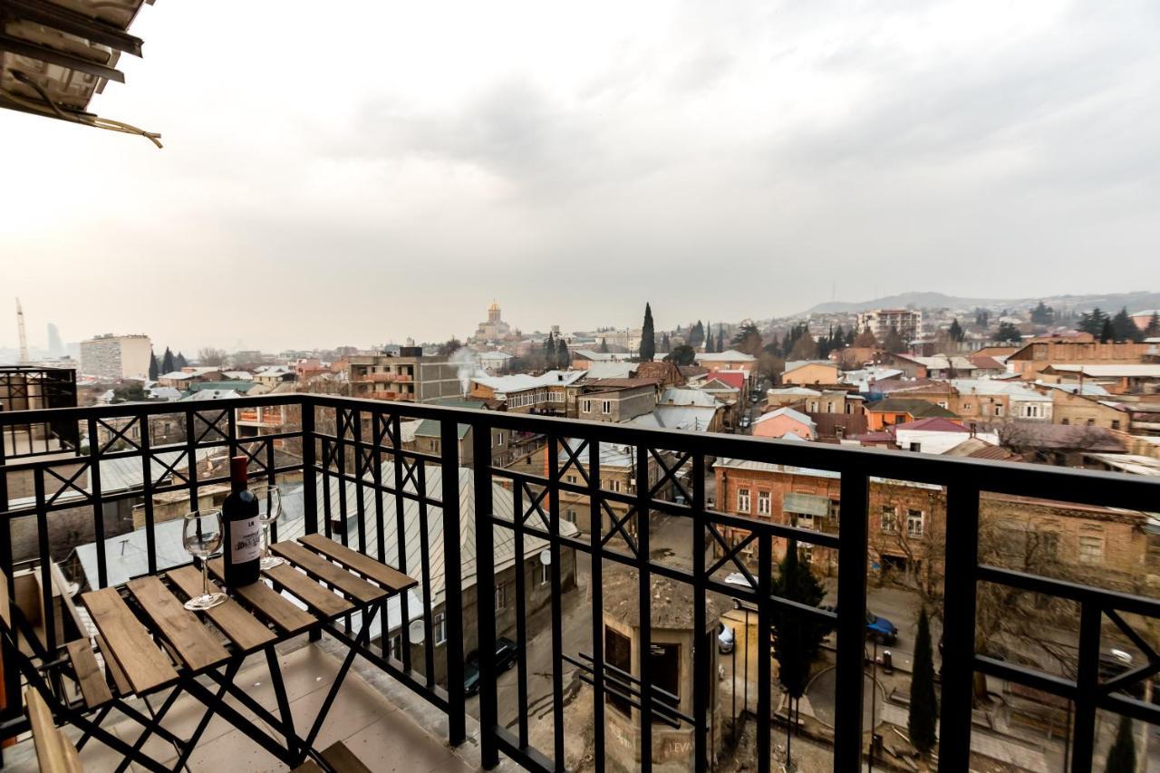 Modern Avlabari In Old Town Apartamento Tbilisi Exterior foto